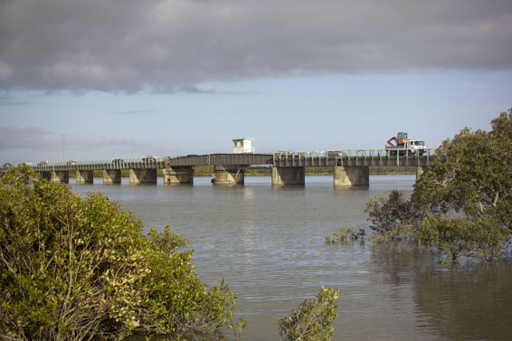 The existing bottle-neck Kopu Bridge 